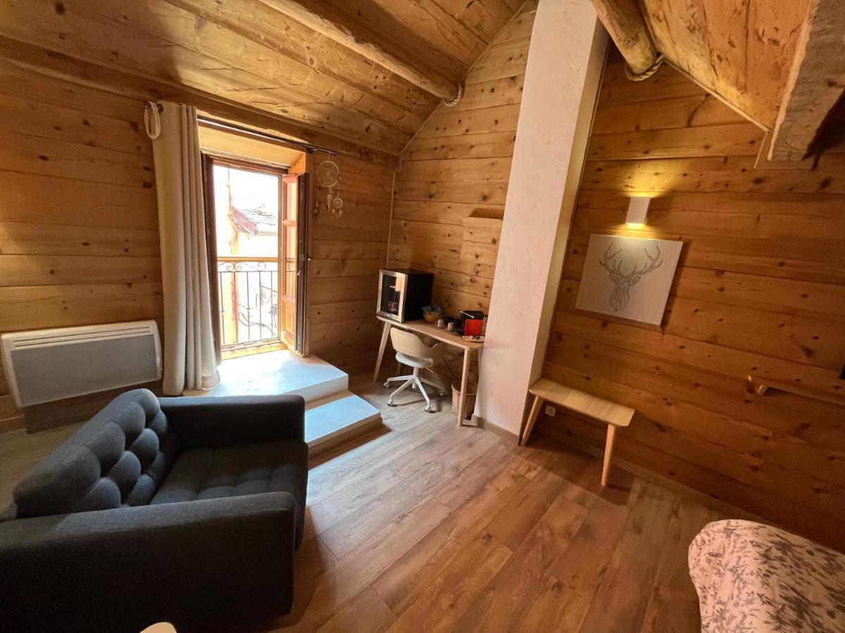La Brigue Suite "Chalet" Dans Maison De Village מראה חיצוני תמונה